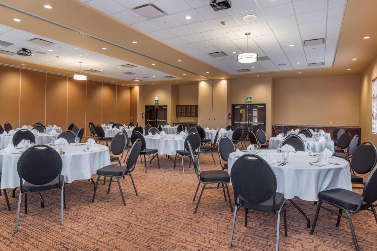 Best Western Plus, Bathurst Hotel & Suites Exterior photo