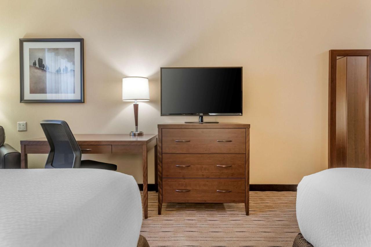 Best Western Plus, Bathurst Hotel & Suites Exterior photo