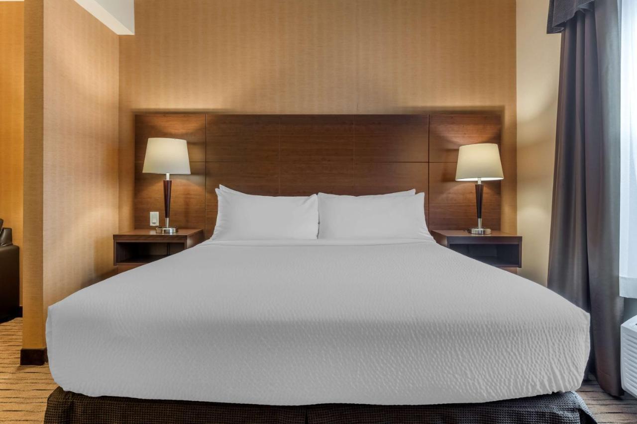Best Western Plus, Bathurst Hotel & Suites Exterior photo